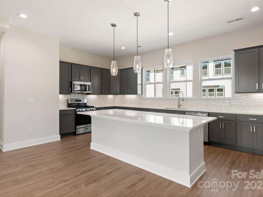 312 Ferebee Place, Charlotte, NC 28213.  MLS# CAR4141701, YatesRealty ID 16481. Kitchen