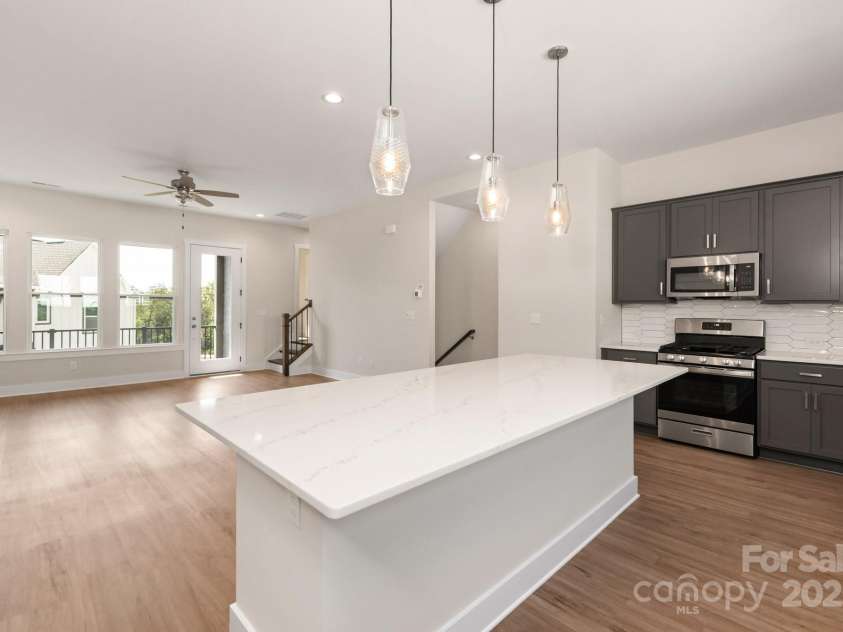 312 Ferebee Place, Charlotte, NC 28213.  MLS# CAR4141701, YatesRealty ID 16481. Kitchen/Dining/Living