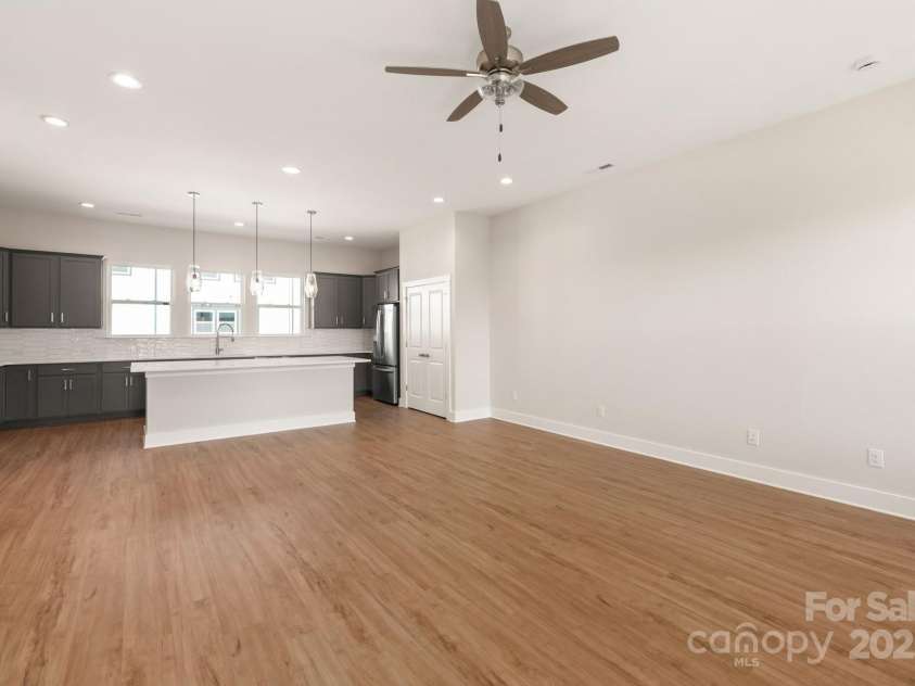 312 Ferebee Place, Charlotte, NC 28213.  MLS# CAR4141701, YatesRealty ID 16481. Kitchen/Dining/Living