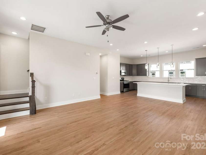 312 Ferebee Place, Charlotte, NC 28213.  MLS# CAR4141701, YatesRealty ID 16481. Kitchen/Dining/Living