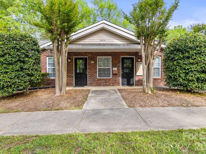 21727 Aftonshire Drive, Cornelius, NC 28031.  MLS# CAR4366799, YatesRealty ID 16482. 