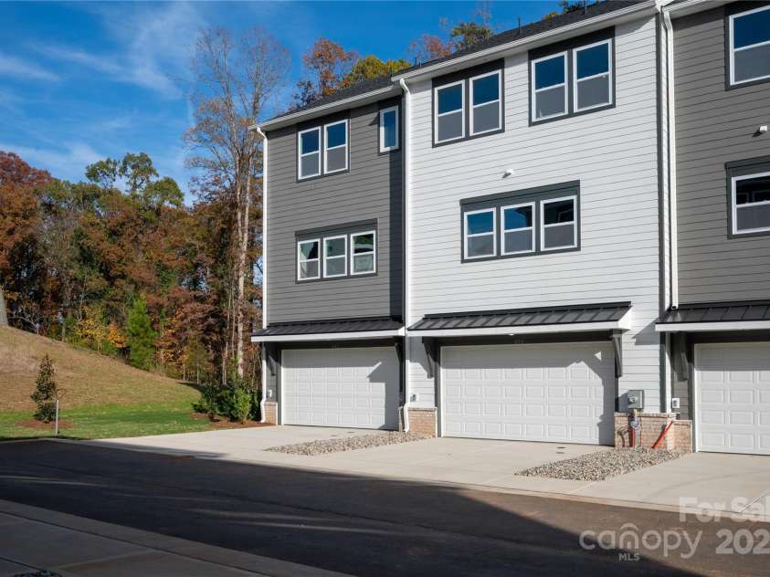 440 Nathaniel Way, Charlotte, NC 28213.  MLS# CAR4183144, YatesRealty ID 16482. 