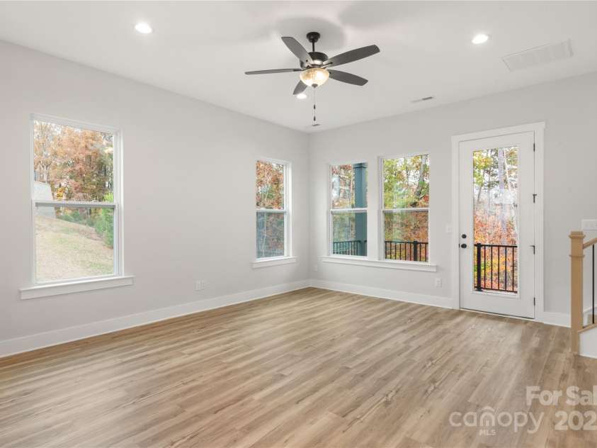 440 Nathaniel Way, Charlotte, NC 28213.  MLS# CAR4183144, YatesRealty ID 16482. Dining/Living