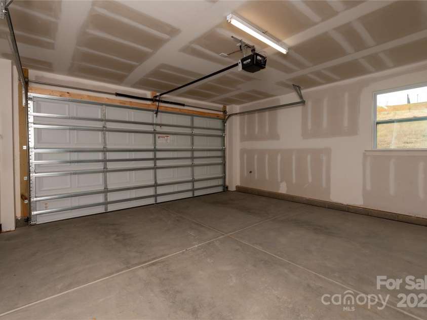 440 Nathaniel Way, Charlotte, NC 28213.  MLS# CAR4183144, YatesRealty ID 16482. Garage Interior
