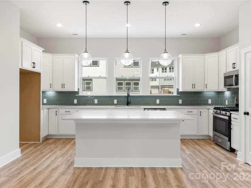 440 Nathaniel Way, Charlotte, NC 28213.  MLS# CAR4183144, YatesRealty ID 16482. Kitchen