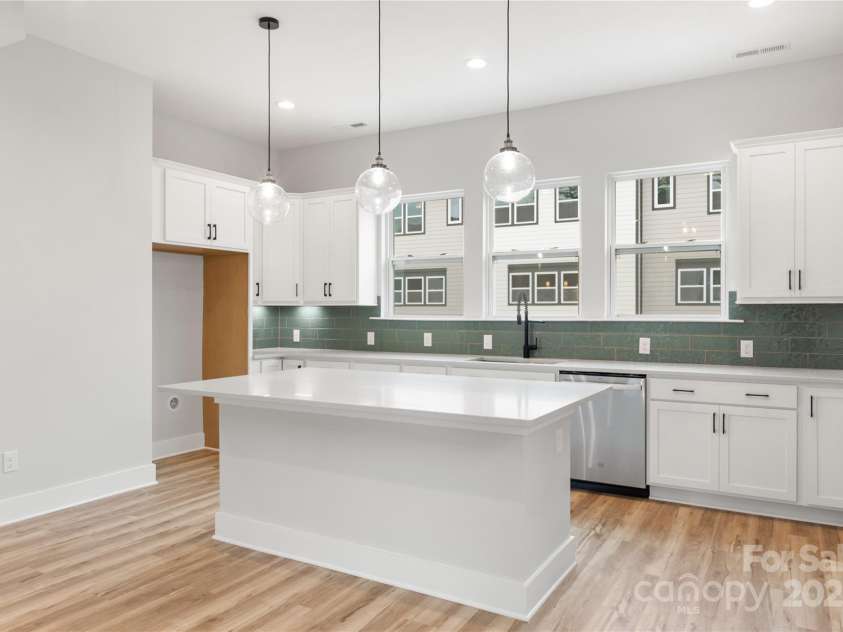 440 Nathaniel Way, Charlotte, NC 28213.  MLS# CAR4183144, YatesRealty ID 16482. Kitchen