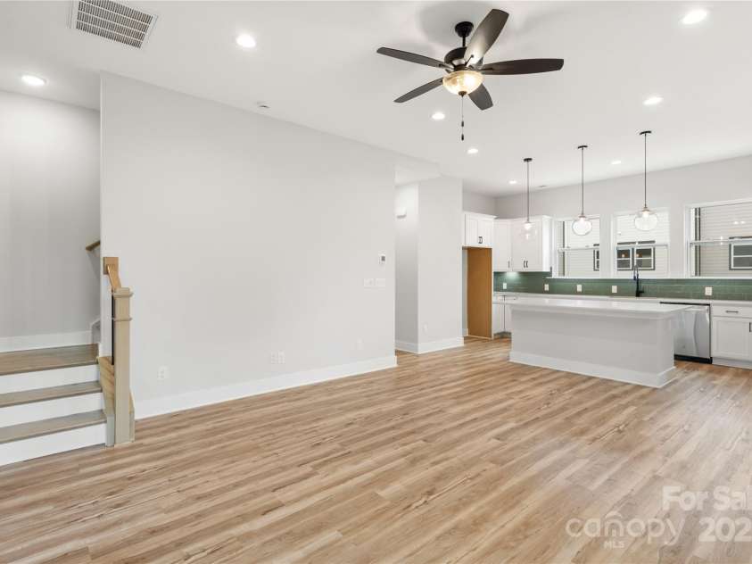 440 Nathaniel Way, Charlotte, NC 28213.  MLS# CAR4183144, YatesRealty ID 16482. Kitchen/Dining/Living