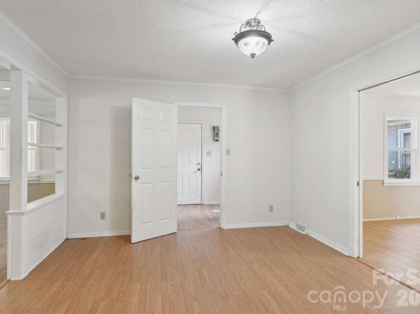 1011 Robin Lane, Rock Hill, SC 29730.  MLS# CAR4362509, YatesRealty ID 16483. 