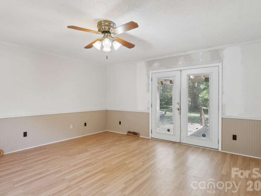 1011 Robin Lane, Rock Hill, SC 29730.  MLS# CAR4362509, YatesRealty ID 16483. 