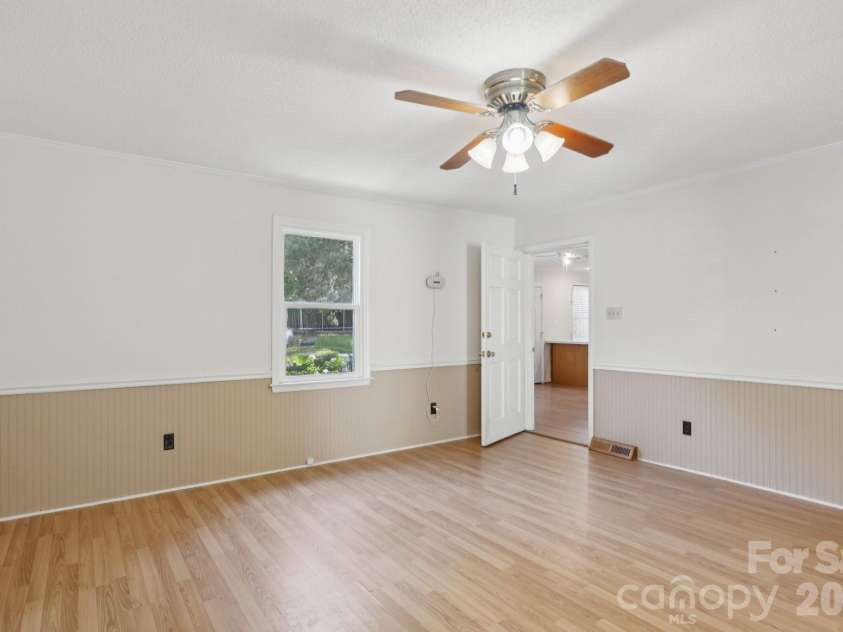 1011 Robin Lane, Rock Hill, SC 29730.  MLS# CAR4362509, YatesRealty ID 16483. 