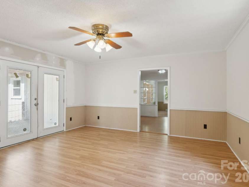 1011 Robin Lane, Rock Hill, SC 29730.  MLS# CAR4362509, YatesRealty ID 16483. 