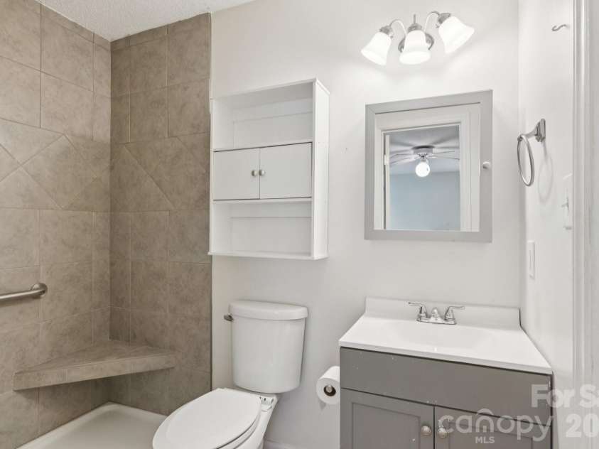 1011 Robin Lane, Rock Hill, SC 29730.  MLS# CAR4362509, YatesRealty ID 16483. 