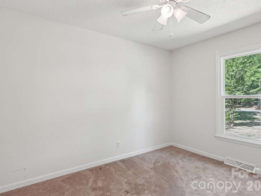 1011 Robin Lane, Rock Hill, SC 29730.  MLS# CAR4362509, YatesRealty ID 16483. 