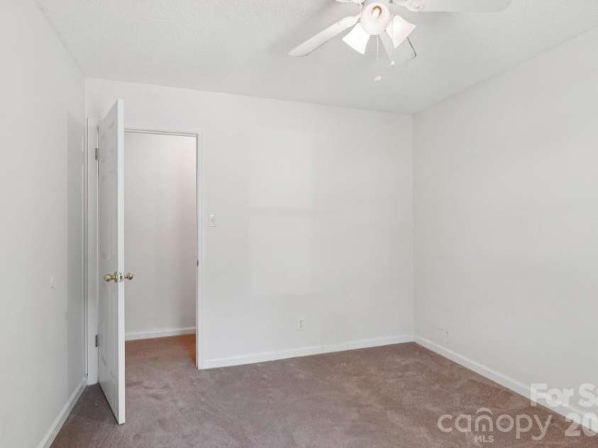 1011 Robin Lane, Rock Hill, SC 29730.  MLS# CAR4362509, YatesRealty ID 16483. 