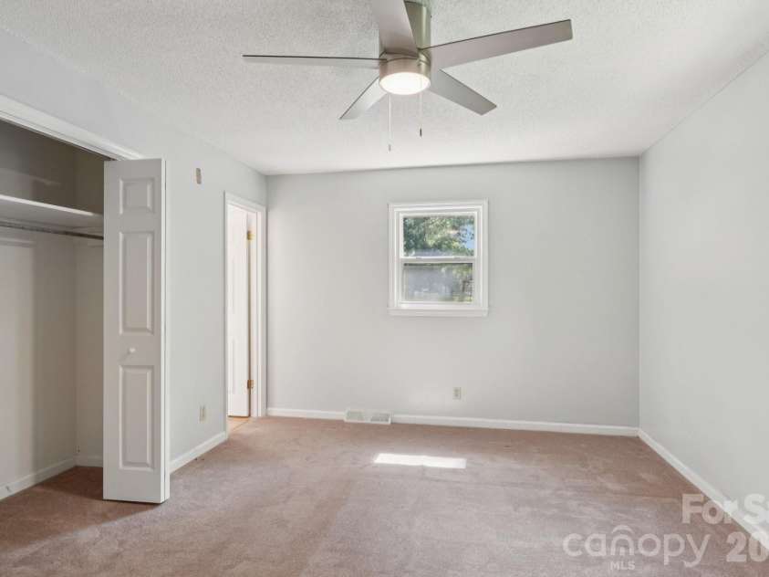 1011 Robin Lane, Rock Hill, SC 29730.  MLS# CAR4362509, YatesRealty ID 16483. 