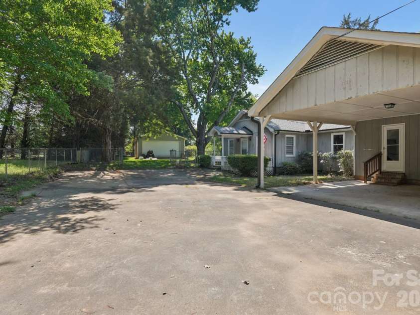 1011 Robin Lane, Rock Hill, SC 29730.  MLS# CAR4362509, YatesRealty ID 16483. 