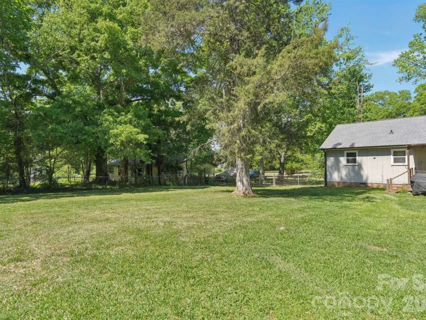 1011 Robin Lane, Rock Hill, SC 29730.  MLS# CAR4362509, YatesRealty ID 16483. 