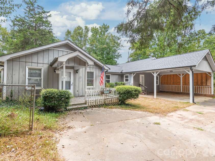 1011 Robin Lane, Rock Hill, SC 29730.  MLS# CAR4426360, YatesRealty ID 16483. 