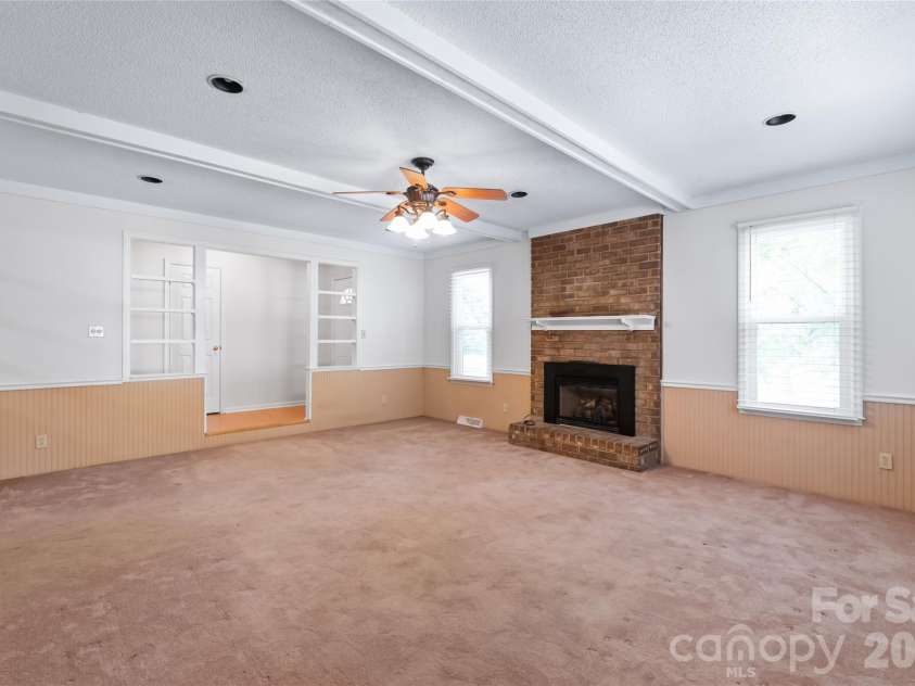 1011 Robin Lane, Rock Hill, SC 29730.  MLS# CAR4426360, YatesRealty ID 16483. 