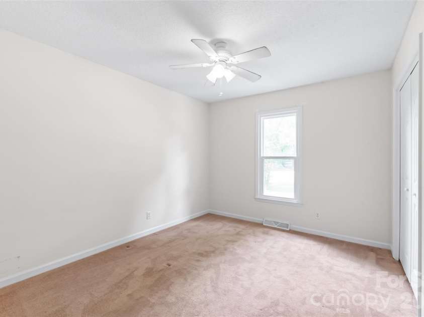 1011 Robin Lane, Rock Hill, SC 29730.  MLS# CAR4426360, YatesRealty ID 16483. 