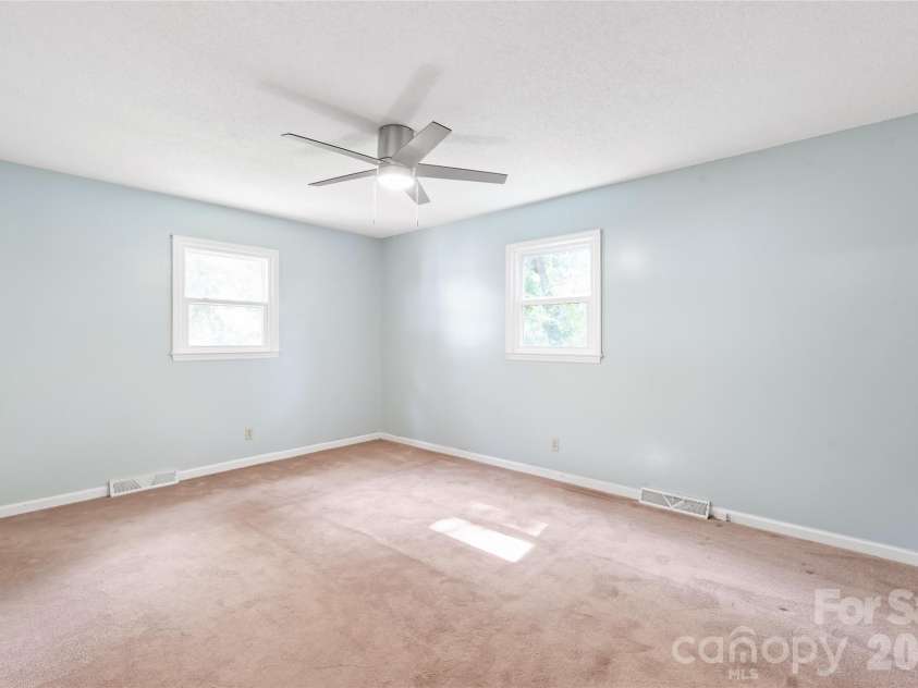 1011 Robin Lane, Rock Hill, SC 29730.  MLS# CAR4426360, YatesRealty ID 16483. 