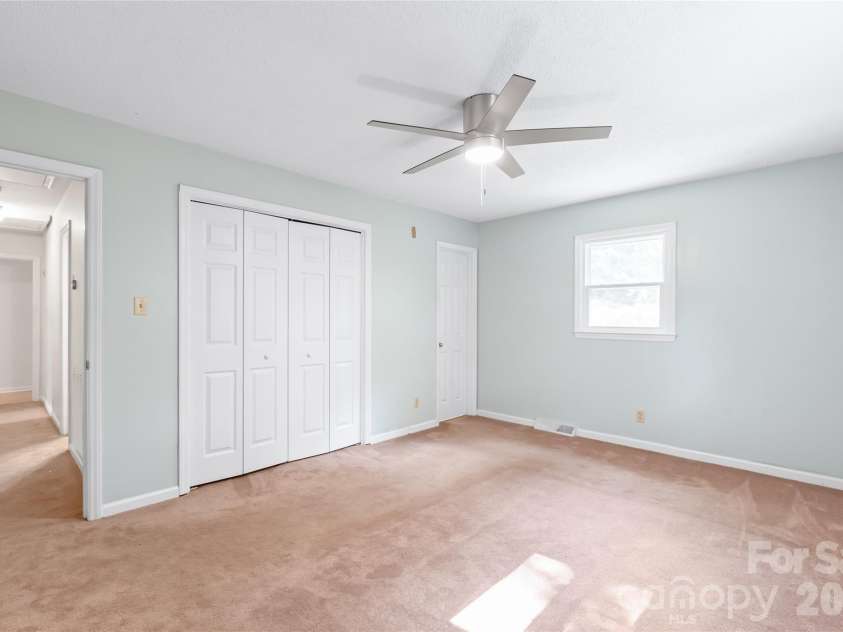 1011 Robin Lane, Rock Hill, SC 29730.  MLS# CAR4426360, YatesRealty ID 16483. 