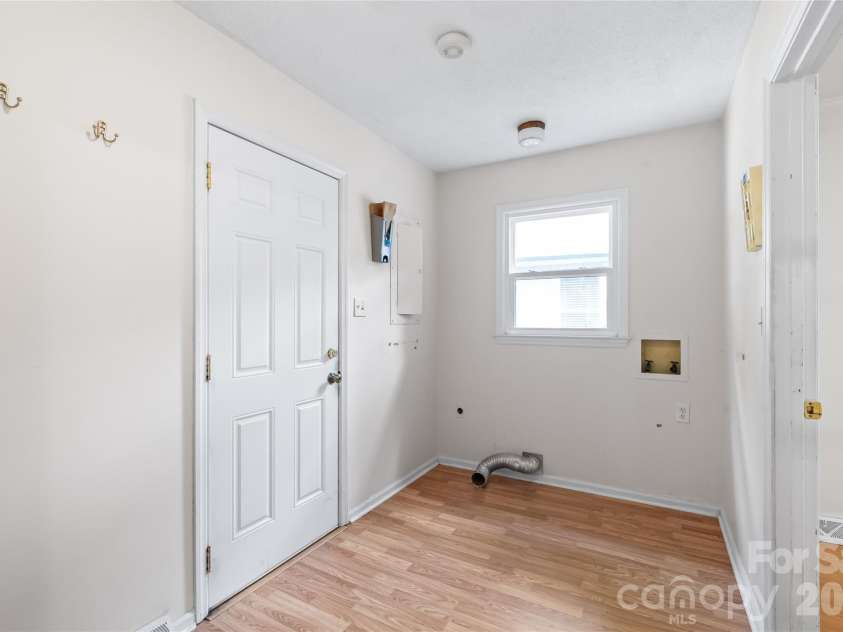 1011 Robin Lane, Rock Hill, SC 29730.  MLS# CAR4426360, YatesRealty ID 16483. 