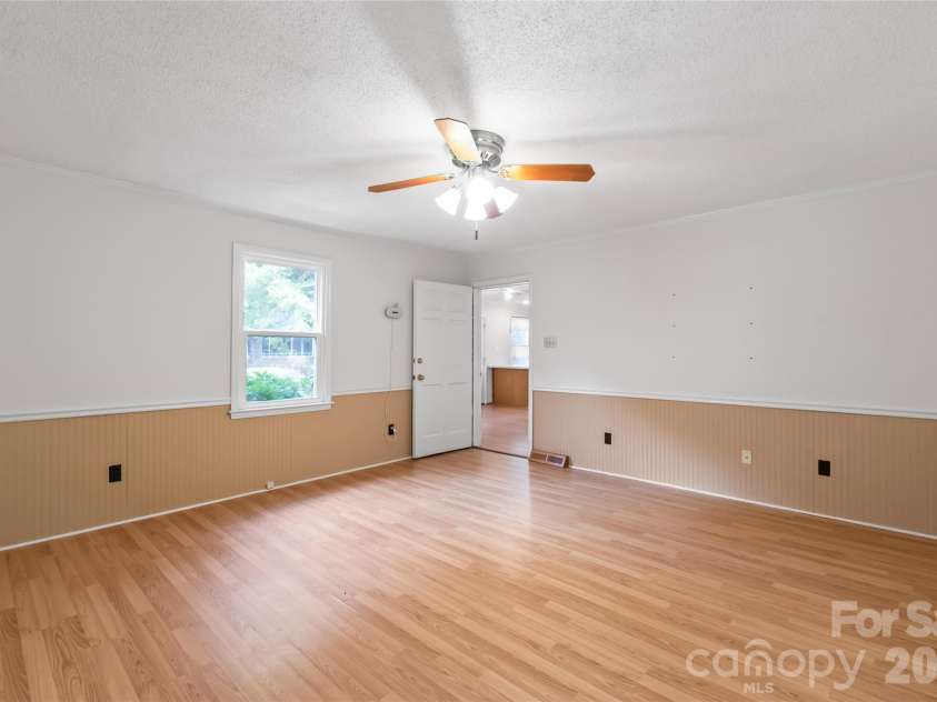 1011 Robin Lane, Rock Hill, SC 29730.  MLS# CAR4426360, YatesRealty ID 16483. 