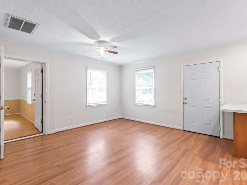 1011 Robin Lane, Rock Hill, SC 29730.  MLS# CAR4426360, YatesRealty ID 16483. 