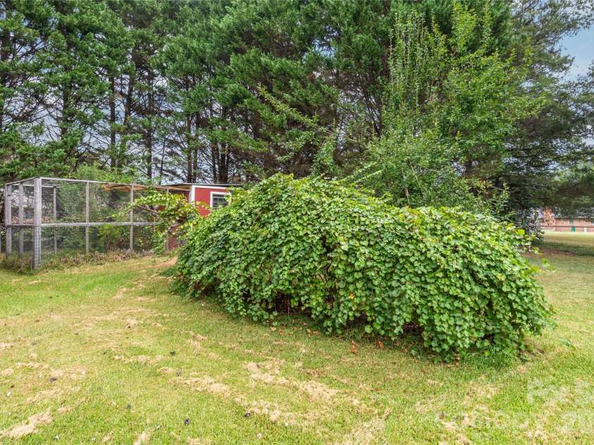 1011 Robin Lane, Rock Hill, SC 29730.  MLS# CAR4426360, YatesRealty ID 16483. 