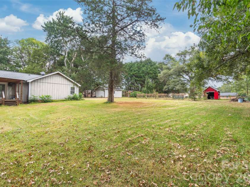 1011 Robin Lane, Rock Hill, SC 29730.  MLS# CAR4426360, YatesRealty ID 16483. 