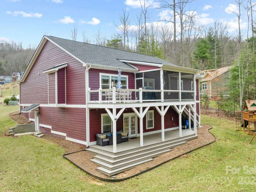 353 Olivet Lane, Fletcher, NC 28732.  MLS# CAR4226055, YatesRealty ID 16483. 