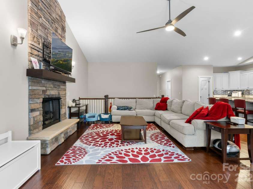 353 Olivet Lane, Fletcher, NC 28732.  MLS# CAR4226055, YatesRealty ID 16483. 