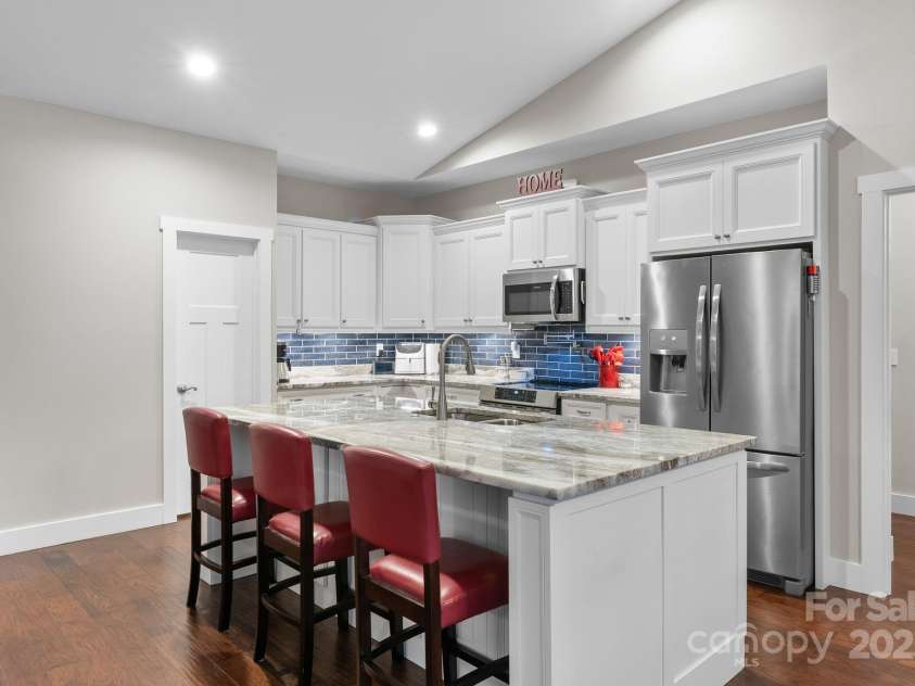 353 Olivet Lane, Fletcher, NC 28732.  MLS# CAR4226055, YatesRealty ID 16483. 