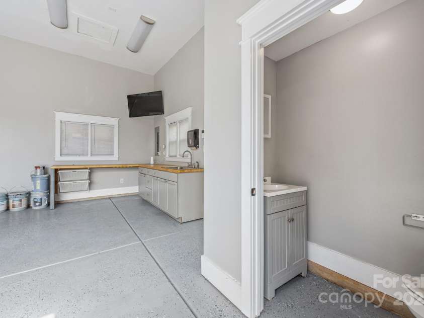 232 Cromer Street, Charlotte, NC 28208.  MLS# CAR4238454, YatesRealty ID 16485. 