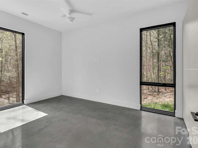 386 Squirrel Lane, Clover, SC 29710.  MLS# CAR4363292, YatesRealty ID 16485. 
