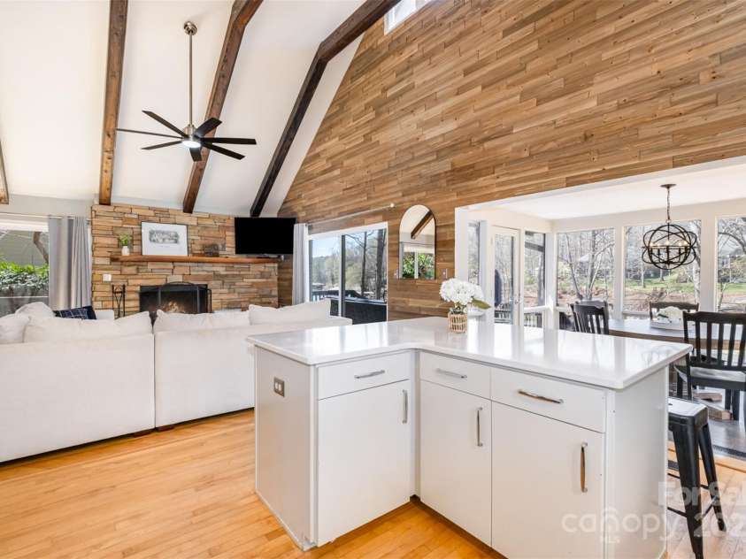 353 Whippoorwill Road, Mooresville, NC 28117.  MLS# CAR4275741, YatesRealty ID 16486. 