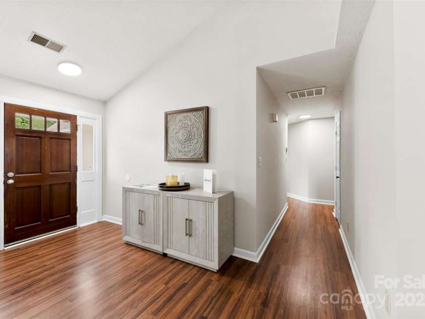 13324 Kintyre Court, Matthews, NC 28105.  MLS# CAR4247681, YatesRealty ID 16488. 