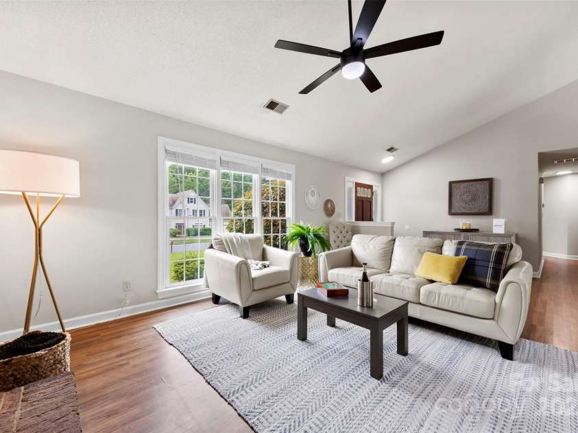 13324 Kintyre Court, Matthews, NC 28105.  MLS# CAR4247681, YatesRealty ID 16488. 