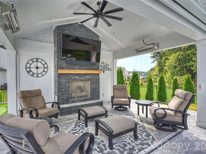 5035 Beacon Avenue, Monroe, NC 28110.  MLS# CAR4364476, YatesRealty ID 16488. 