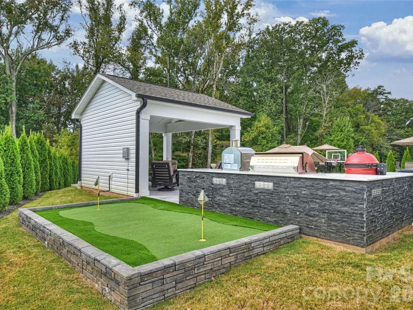 5035 Beacon Avenue, Monroe, NC 28110.  MLS# CAR4364476, YatesRealty ID 16488. 