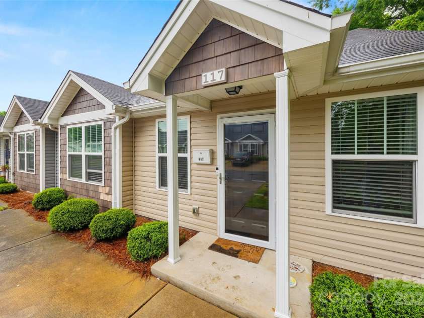 117 Canyon Ridge Drive, Mount Holly, NC 28120.  MLS# CAR4249477, YatesRealty ID 16489. 
