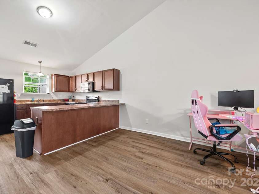 117 Canyon Ridge Drive, Mount Holly, NC 28120.  MLS# CAR4249477, YatesRealty ID 16489. 