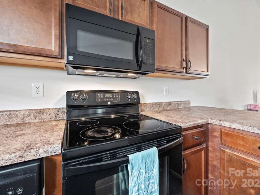 117 Canyon Ridge Drive, Mount Holly, NC 28120.  MLS# CAR4249477, YatesRealty ID 16489. 