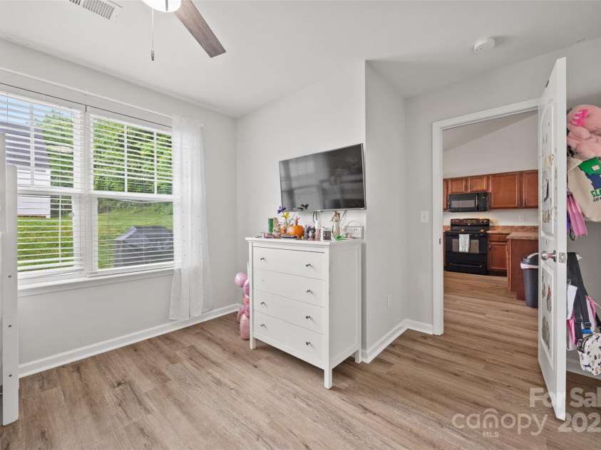 117 Canyon Ridge Drive, Mount Holly, NC 28120.  MLS# CAR4249477, YatesRealty ID 16489. 