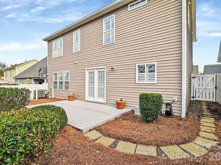 4160 Segundo Lane, Fort Mill, SC 29707.  MLS# CAR4331085, YatesRealty ID 16489. 