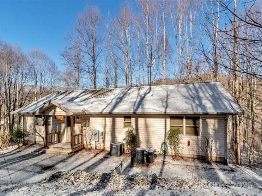 7 Eldorado Trail, Waynesville, NC 28786.  MLS# CAR4210821, YatesRealty ID 1649. 