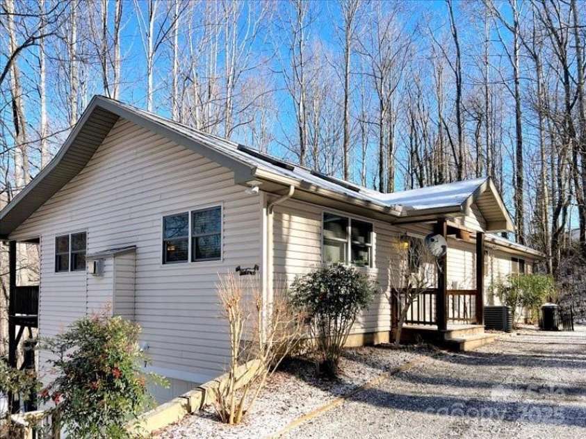 7 Eldorado Trail, Waynesville, NC 28786.  MLS# CAR4210821, YatesRealty ID 1649. 