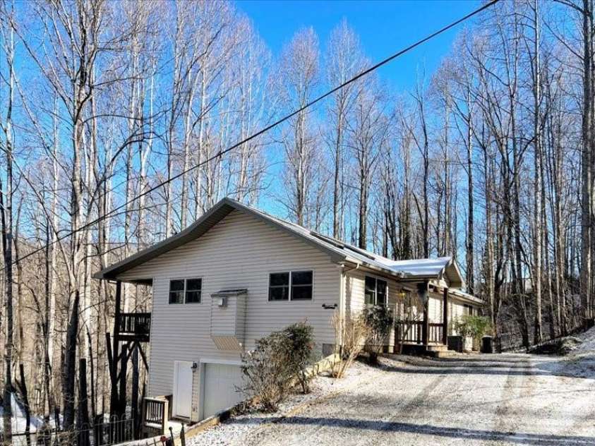 7 Eldorado Trail, Waynesville, NC 28786.  MLS# CAR4210821, YatesRealty ID 1649. 