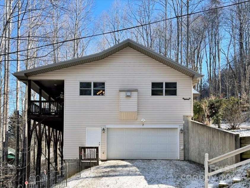 7 Eldorado Trail, Waynesville, NC 28786.  MLS# CAR4210821, YatesRealty ID 1649. 